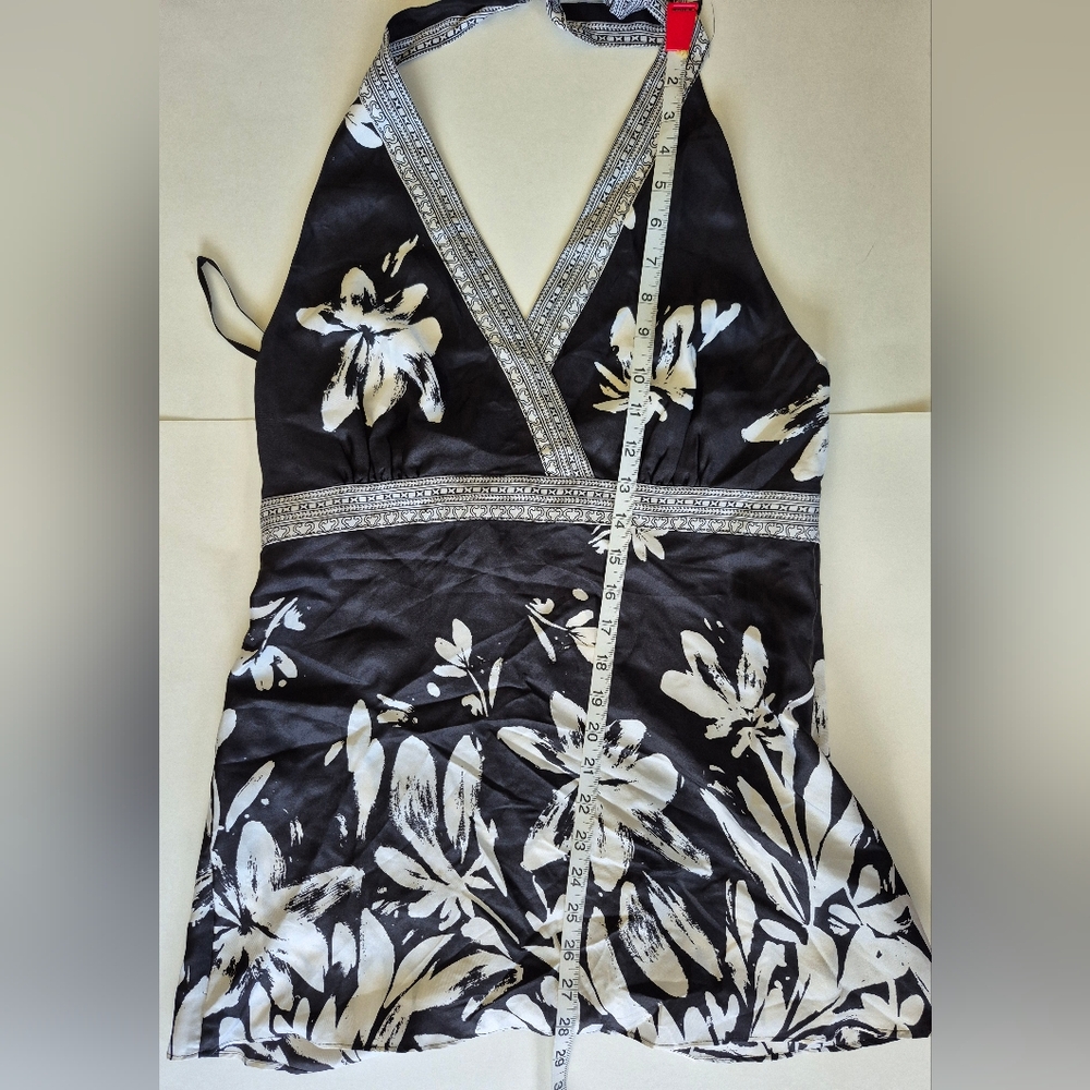 White House Black Market Blouse Silk Black & White Floral Halter Top Size M NEW - Picture 8 of 8